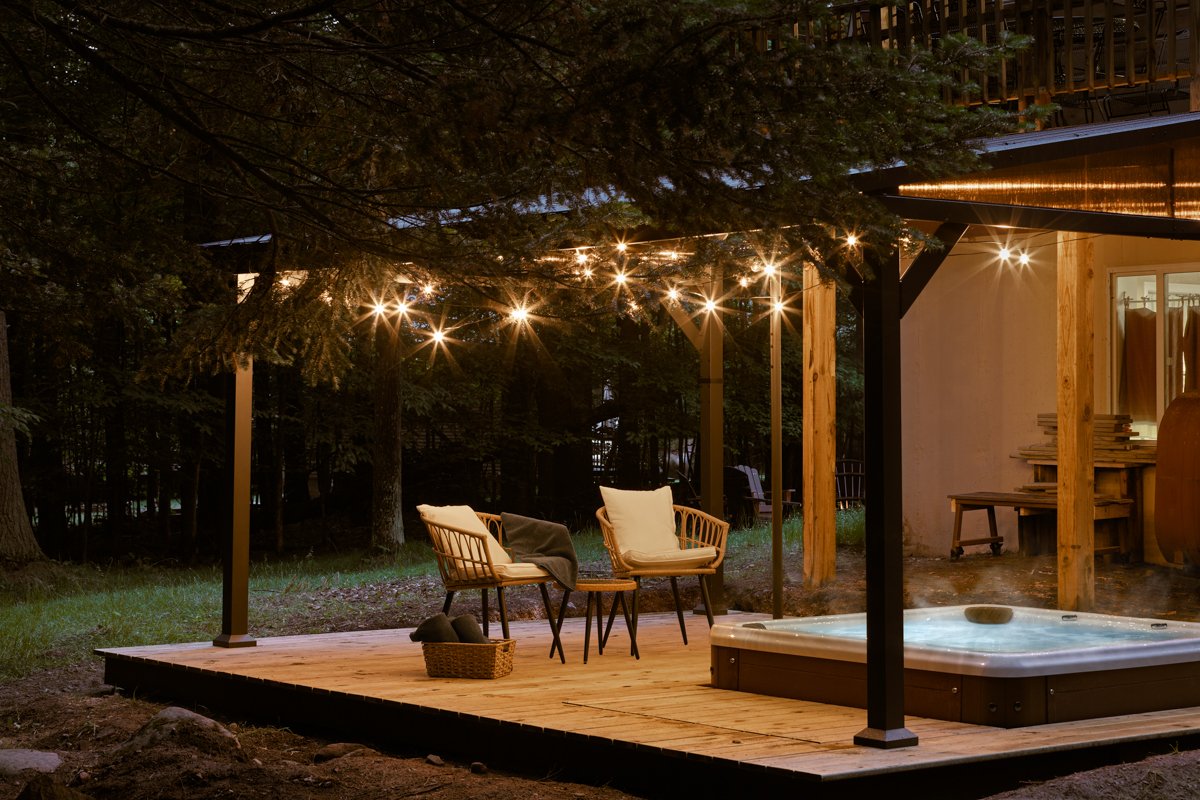 Hot tub at the Jay, NY Adirondack cabin